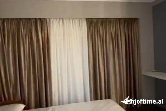 Shtepi ne shitje Apartament ne Tirane, 3+1, Mobilimi E mobiluar, Pagesa 318,000  Euro.