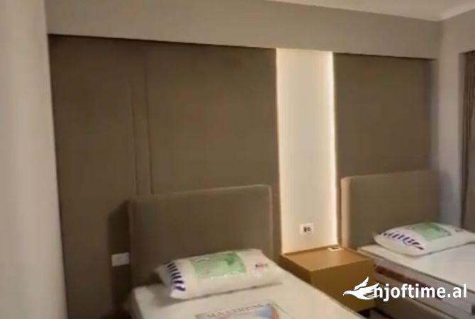 Shtepi ne shitje Apartament ne Tirane, 3+1, Mobilimi E mobiluar, Pagesa 318,000  Euro.
