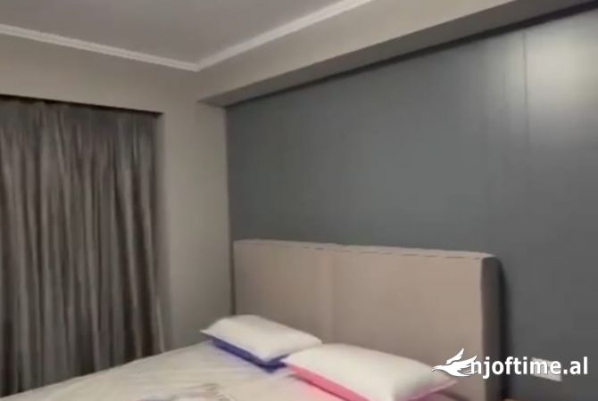 Shtepi ne shitje Apartament ne Tirane, 3+1, Mobilimi E mobiluar, Pagesa 318,000  Euro.