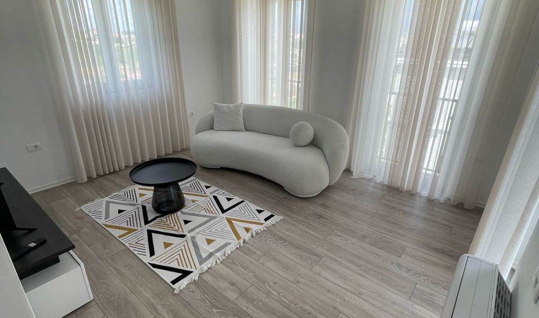 Shtepi me qera Apartament ne Tirane, 4+1, Mobilimi E mobiluar, Pagesa 2,000  Euro.