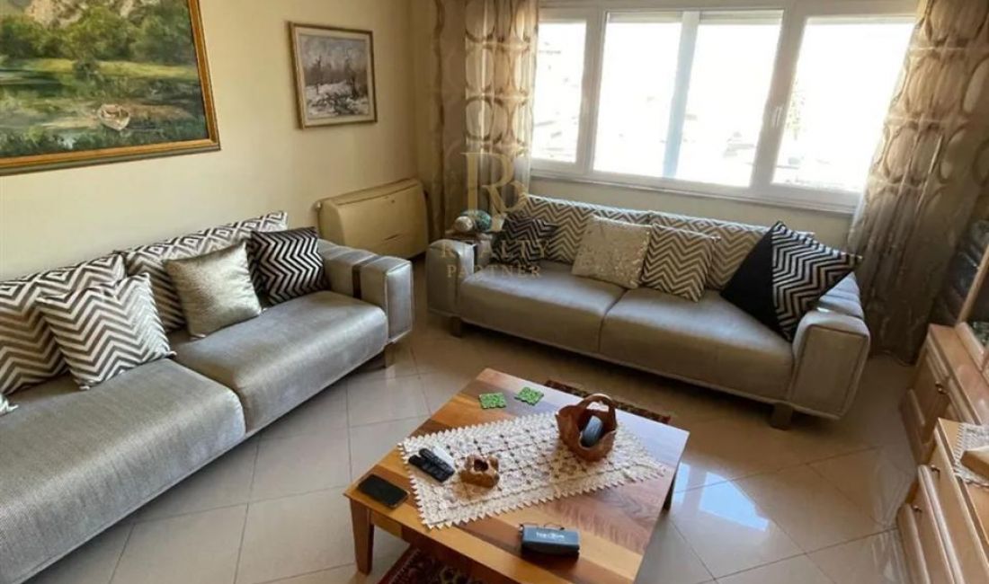 Shtepi ne shitje Apartament ne Tirane, 1+1, Mobilimi E mobiluar, Pagesa 213,000  Euro.