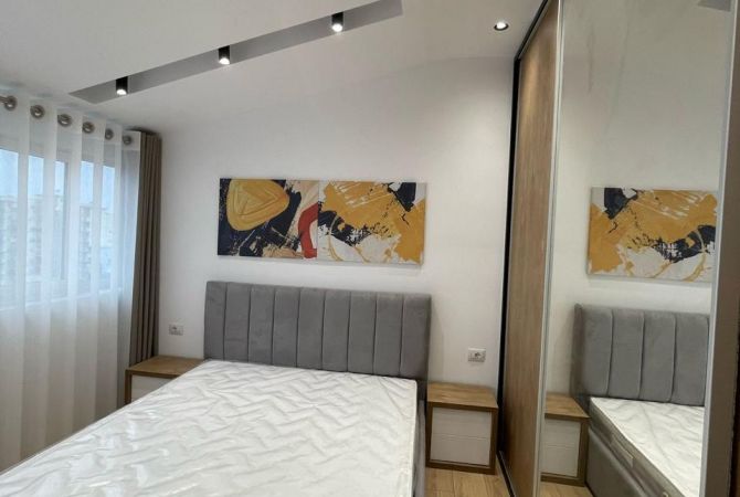 Shtepi ne shitje Apartament ne Tirane, 1+1, Mobilimi E mobiluar, Pagesa 93,000  Euro.