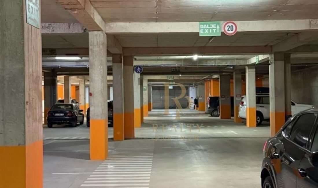 🔑Shiten 3 Poste  Parkimi tek Square 21 🚗15.7 m2 (cdo parkim)