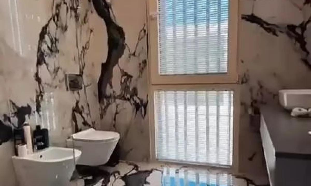 Shtepi ne shitje Vila Luksoze ne Vlore, 3+1, Mobilimi E mobiluar, Pagesa 1,200,000  Euro.