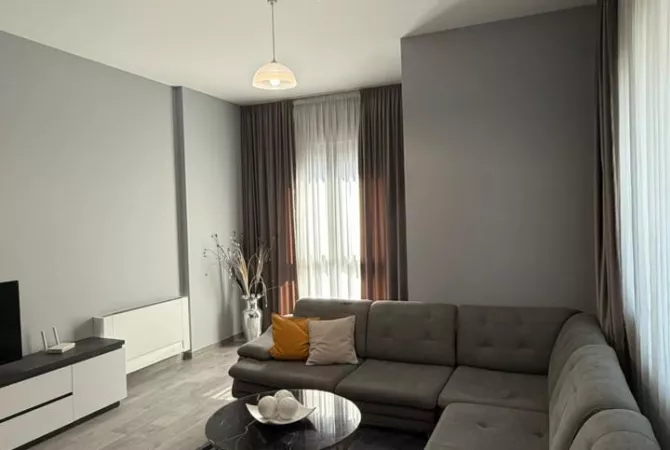 Shtepi me qera Apartament ne Tirane, 3+1, Mobilimi E mobiluar, Pagesa 1,200  Euro.