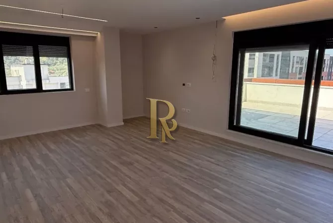 Shtepi ne shitje 3+1 ne Tirane - 300,000 Euro