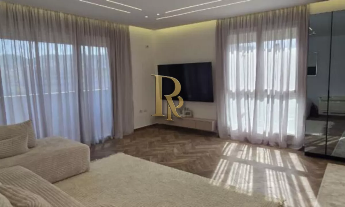 Shtepi ne shitje Apartament ne Tirane, 2+1, Mobilimi Bosh, pa mobiluar, Pagesa 285,000  Euro.