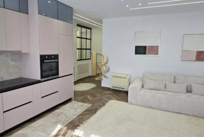 Shtepi ne shitje Apartament ne Tirane, 2+1, Mobilimi Bosh, pa mobiluar, Pagesa 285,000  Euro.