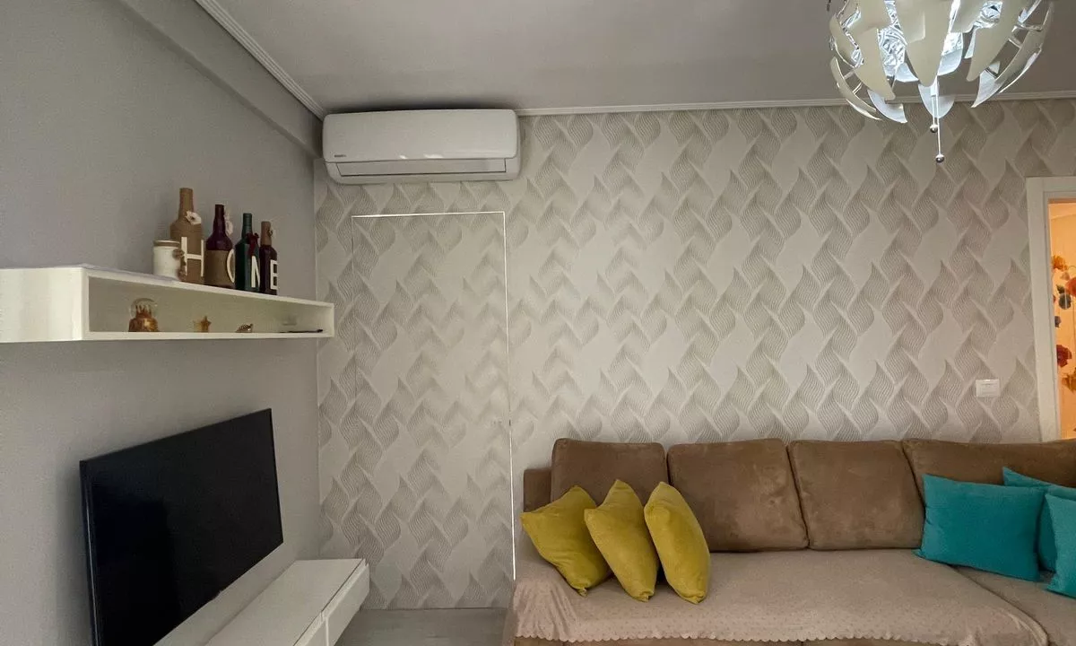 Shtepi ne shitje Apartament ne Tirane, 2+1, Mobilimi E mobiluar, Pagesa 160,000  Euro.