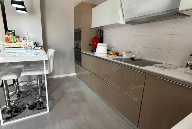 Shtepi ne shitje Apartament ne Tirane, 2+1, Mobilimi E mobiluar, Pagesa 160,000  Euro.