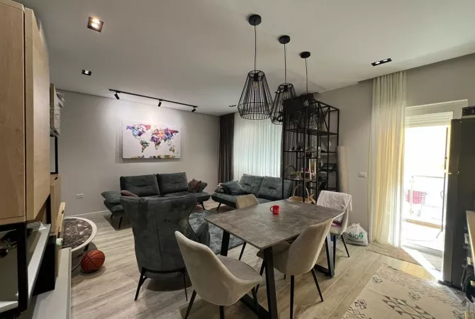 Shtepi ne shitje Apartament ne Tirane, 2+1, Mobilimi E mobiluar, Pagesa 255,000  Euro.