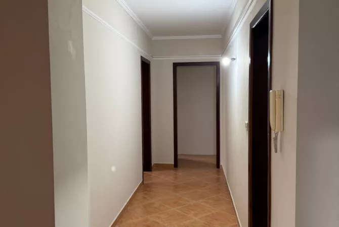 Business Property for Rent 3+1 in Tirana - 1,700 Euro