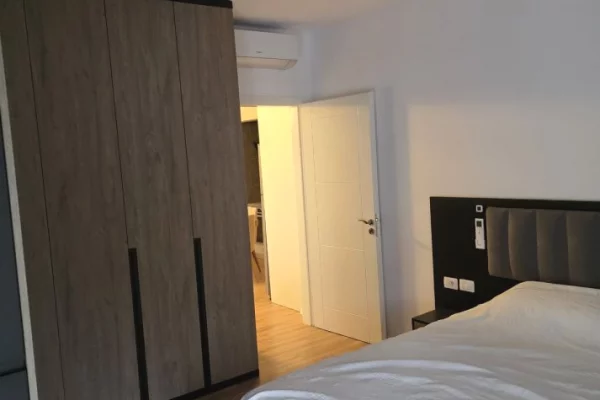 Shtepi ne shitje Apartament ne Tirane, 3+1, Mobilimi E mobiluar, Pagesa 141,000  Euro.