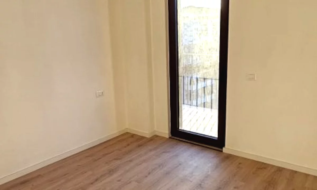 Shtepi ne shitje Apartament ne Tirane, 2+1, Mobilimi Bosh, pa mobiluar, Pagesa 404,900  Euro.