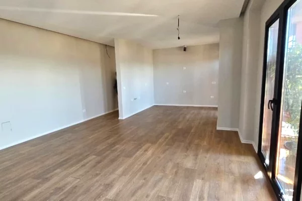 Business Property for Rent 3+1 in Tirana - 1,800 Euro