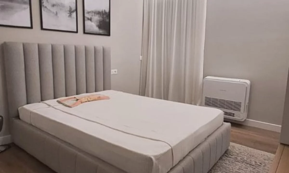 Shtepi me qera Apartament ne Tirane, 3+1, Mobilimi E mobiluar, Pagesa 1,500  Euro.