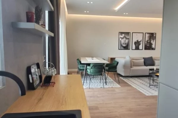 Shtepi me qera Apartament ne Tirane, 3+1, Mobilimi E mobiluar, Pagesa 1,500  Euro.