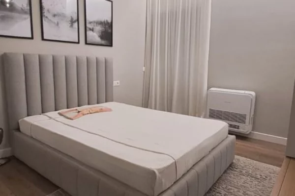 Jepet me Qira – Apartament Modern 3+1+2 pranë Kopshtit Botanik 