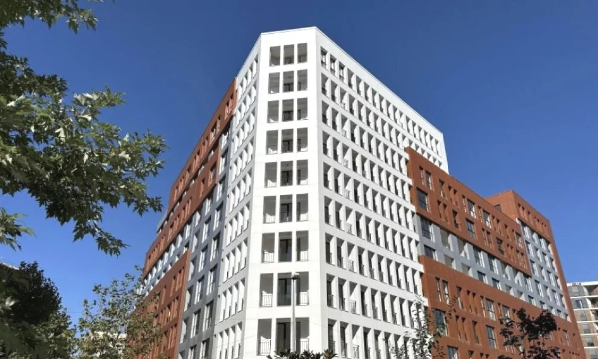 Shtepi ne shitje Apartament ne Tirane, 2+1, Mobilimi Bosh, pa mobiluar, Pagesa 150,000  Euro.