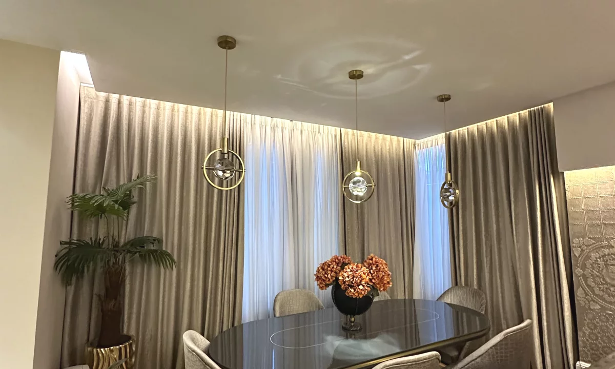 Shtepi ne shitje Apartament ne Tirane, 3+1, Mobilimi E mobiluar, Pagesa 390,000  Euro.