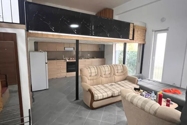 🏠 Shitet Apartament 1+1 – Tregu Elektrik, Tiranë