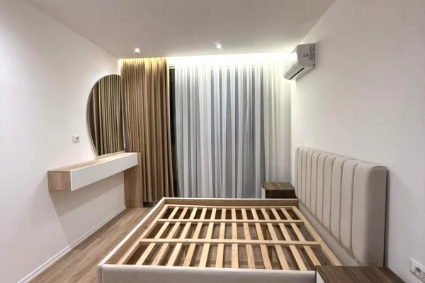 Shtepi ne shitje Papafingo(kati i catise) ne Tirane, 1+1, Mobilimi E mobiluar, Pagesa 178,000  Euro.