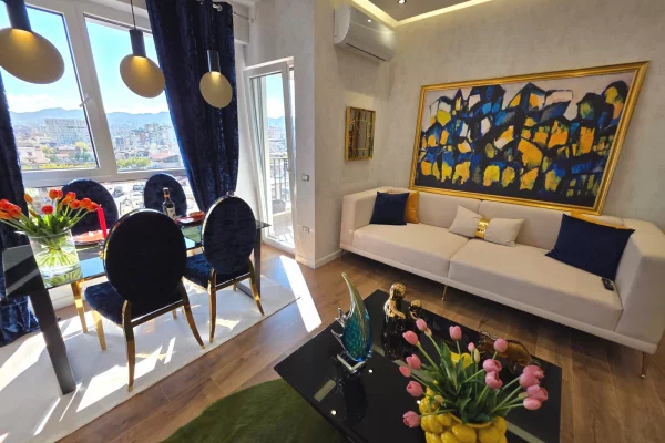 Shtepi ne shitje Apartament ne Tirane, 3+1, Mobilimi E mobiluar, Pagesa 297,000  Euro.