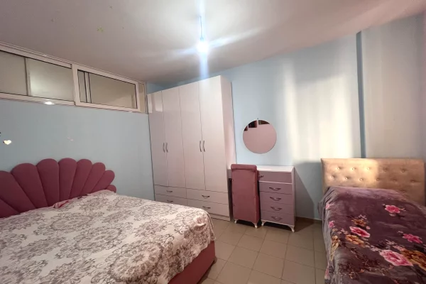 Shtepi ne shitje Apartament ne Tirane, 2+1, Mobilimi E mobiluar, Pagesa 140,000  Euro.