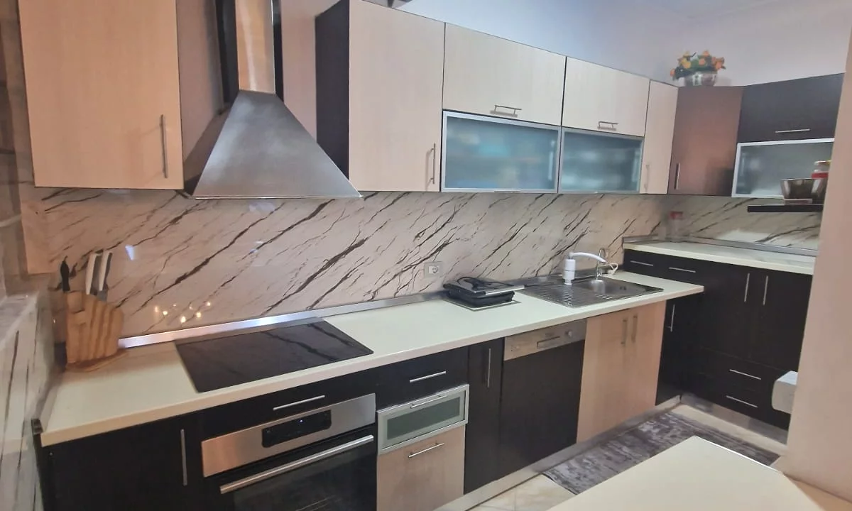 Shtepi ne shitje Apartament ne Tirane, 3+1, Mobilimi E mobiluar, Pagesa 260,000  Euro.