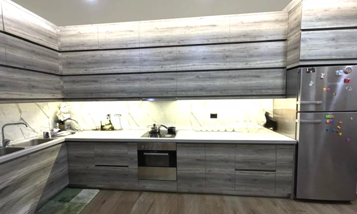 Shtepi ne shitje Apartament ne Tirane, 2+1, Mobilimi E mobiluar, Pagesa 350,000  Euro.