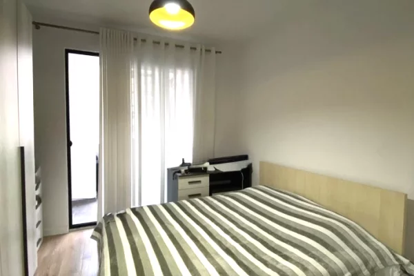 Shtepi ne shitje Apartament ne Tirane, 2+1, Mobilimi E mobiluar, Pagesa 140,920  Euro.