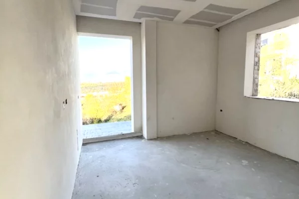 Shtepi me qera 3+1 ne Tirane - 2,000 Euro