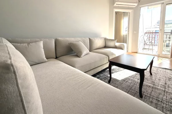 Shtepi me qera Apartament ne Tirane, 2+1, Mobilimi E mobiluar, Pagesa 800  Euro.