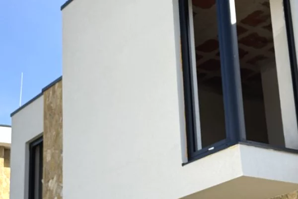 SUPER VILË ME PISHINË NË FARKË 