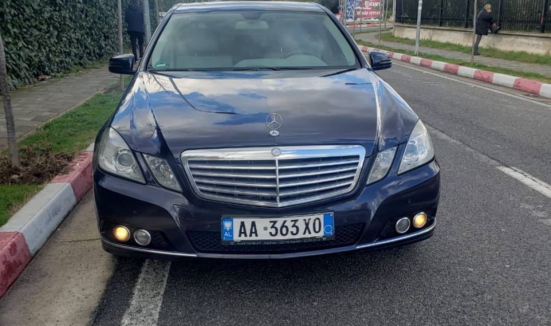 Auto in Vendita a Tirana, Mercedes-Benz, 2010 Diesel,Kambio Automatik Pagamento 8,400  Euro.