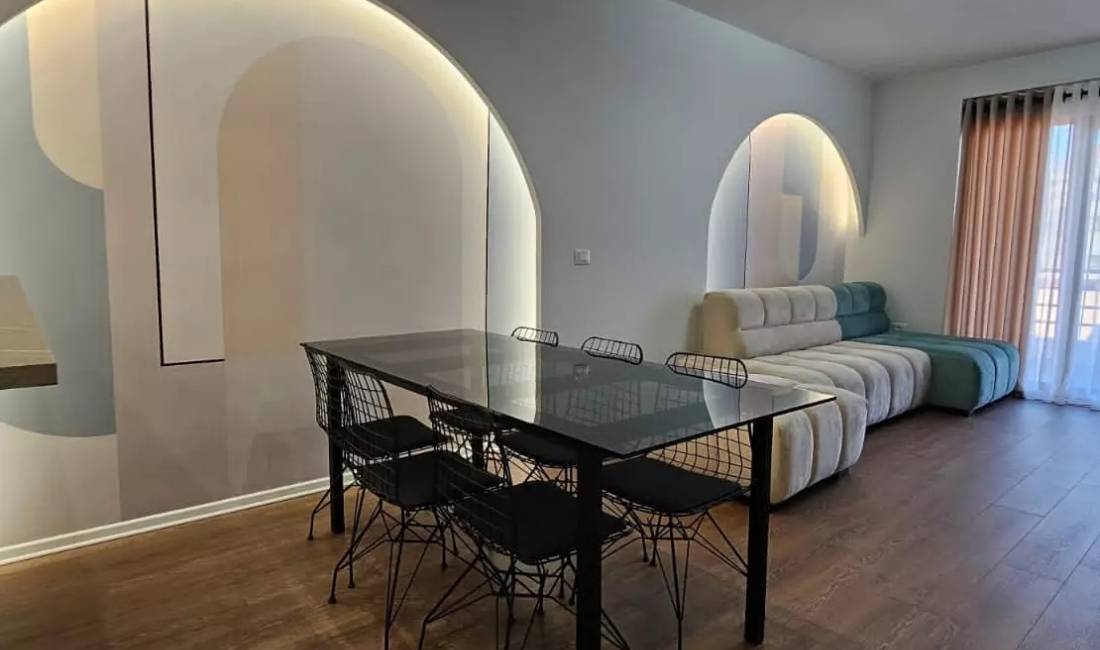 Shtepi ne shitje Apartament ne Tirane, 2+1, Mobilimi E mobiluar, Pagesa 275,000  Euro.