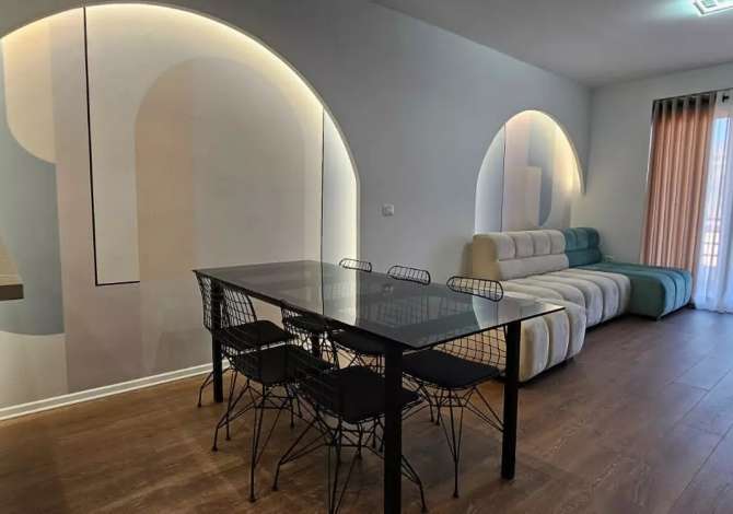  Apartament 2+1 luksoz per shitje prane Bllokut