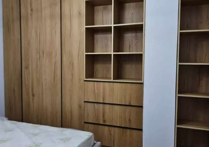 Shtepi ne shitje Apartament ne Tirane, 2+1, Mobilimi E mobiluar, Pagesa 275,000  Euro.
