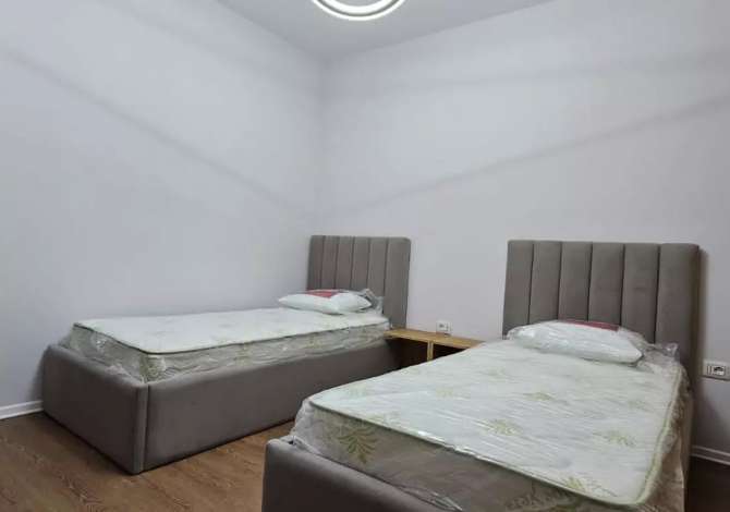 Shtepi ne shitje Apartament ne Tirane, 2+1, Mobilimi E mobiluar, Pagesa 275,000  Euro.
