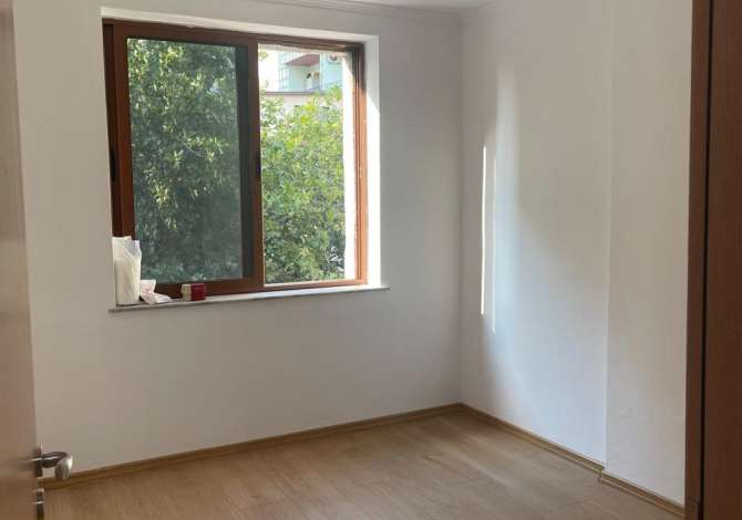 Ambient biznesi me qera 3+1 ne Tirane - 550 Euro
