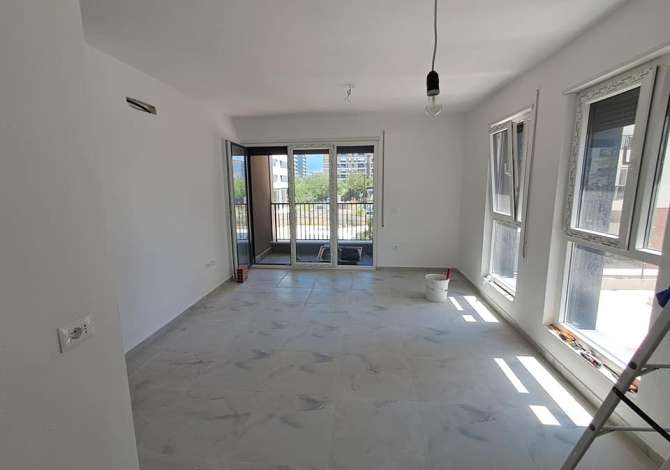 Ambient biznesi me qera 3+1 ne Tirane - 500 Euro