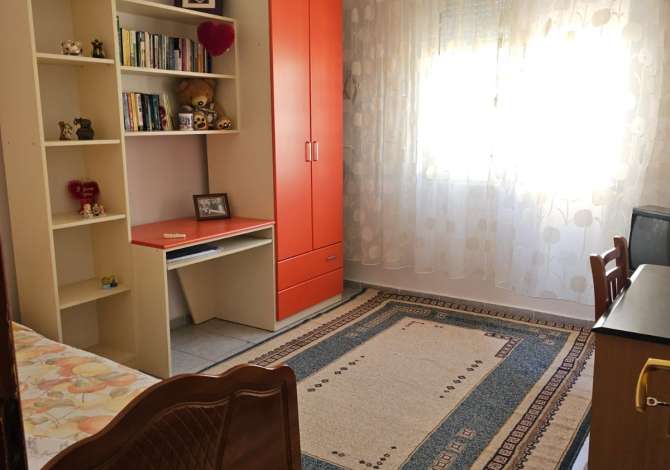 Shtepi me qera Apartament ne Tirane, 3+1, Mobilimi E mobiluar, Pagesa 750  Euro.