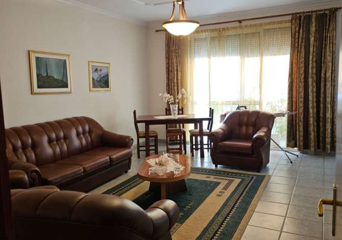 Shtepi me qera Apartament ne Tirane, 3+1, Mobilimi E mobiluar, Pagesa 750  Euro.