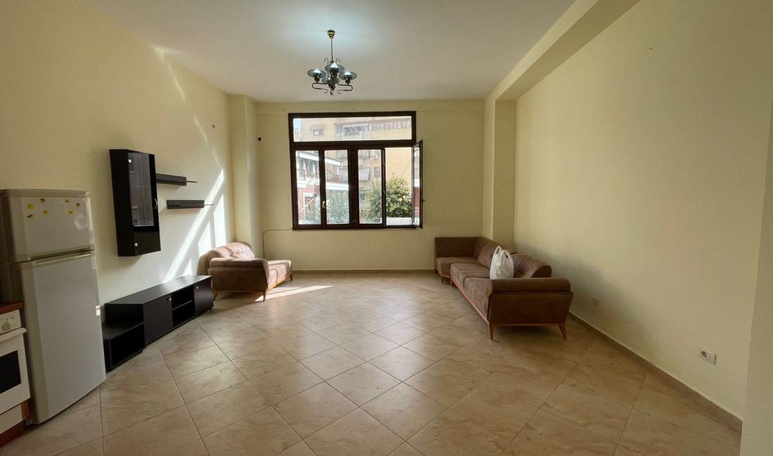 🔑Zyre me qira 1+1 ne Komunen e Parisit 📍Prane Lulishtes