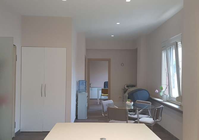 Japim me qira zyre te arreduar 75 m2 te Rr. E Bogdaneve