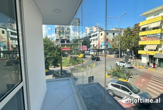 Ambiente Commerciale in Affitto 1+1 a Tirana - 700 Euro