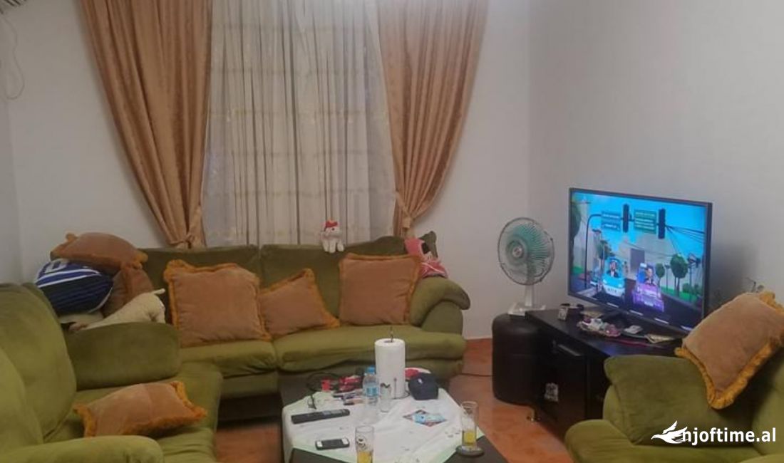 Shtepi ne shitje Apartament ne Tirane, 2+1, Mobilimi Pjeserisht e mobiluar, Pagesa 145,000  Euro.