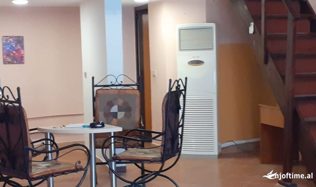 Japim me qira ambient per biznes(zyre), 50 m2 mbrapa ambasades USA