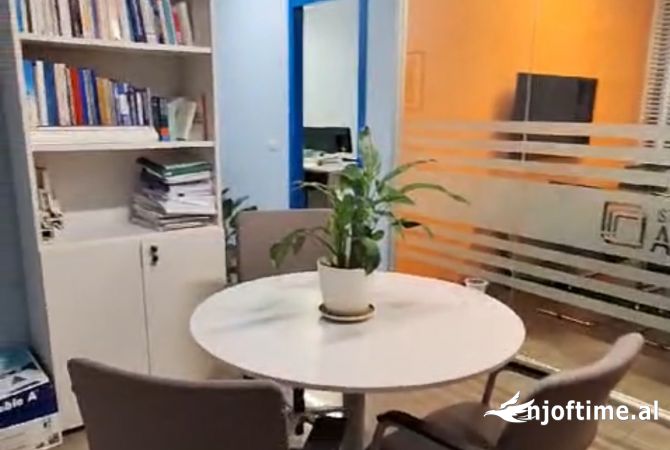 Japim me qera ambient biznesi (zyra) te komuna e Parisit