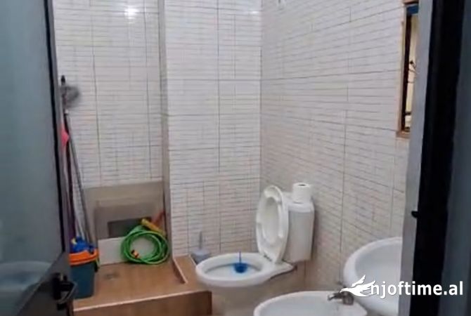 Japim me qera ambient biznesi (zyra) te komuna e Parisit